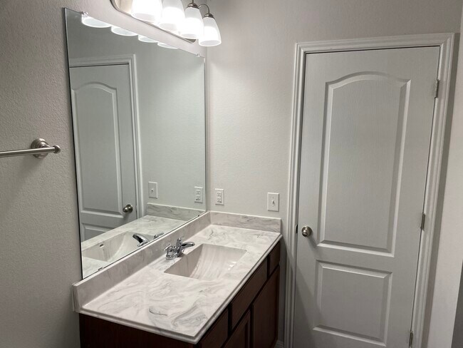 Building Photo - 588 Ferrule Dr