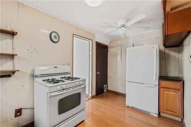 Building Photo - 149 Fairfax Rd