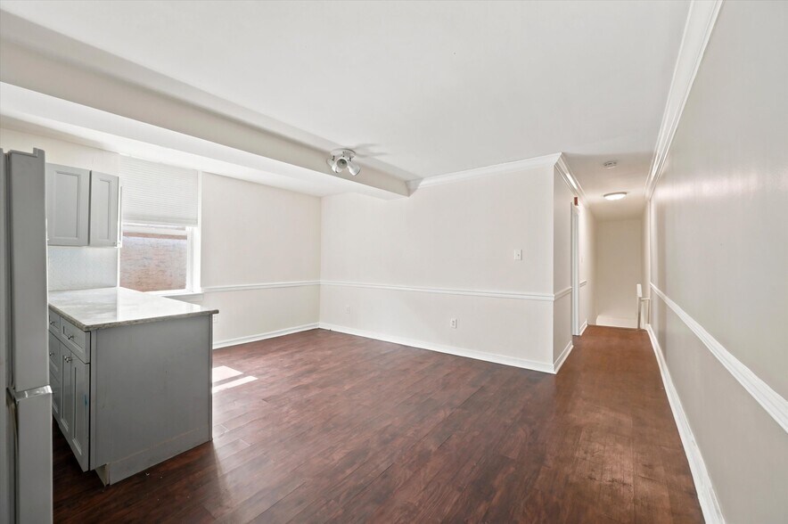 Building Photo - 1721 W Tioga St