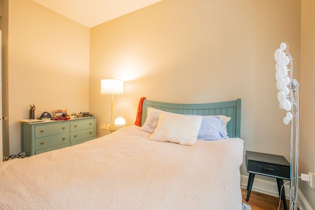 Building Photo - Lovely 1 BR/1 BA Condo in Dupont Circle!