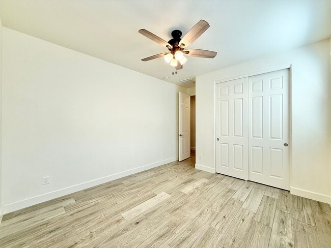 Building Photo - Charming 5-bed, 3-bath home with Pool/Spa ...