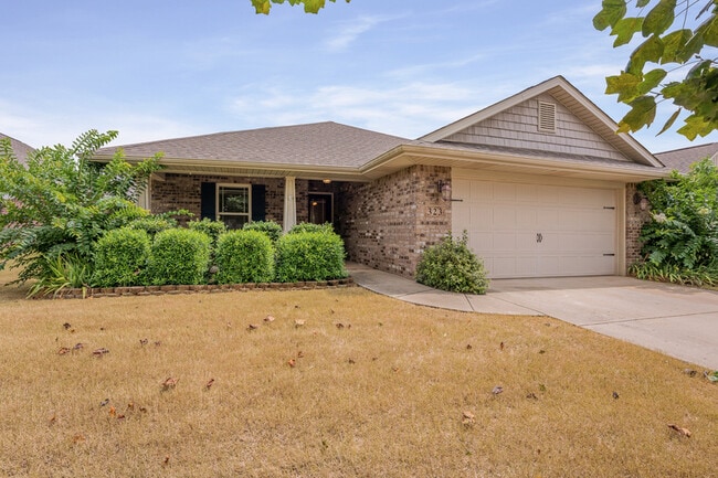 Building Photo - 323 Harbor Glen Dr SW