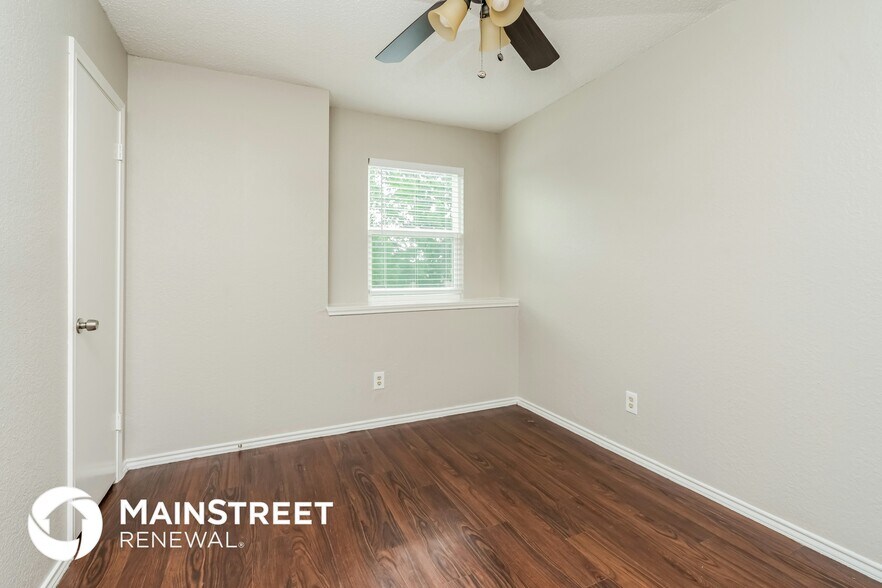 Building Photo - 930 Boxwood Dr