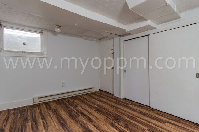 Building Photo - 4820 Webster St