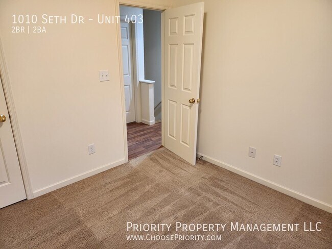 Building Photo - 2BR 1.5BA Townhome, Staunton