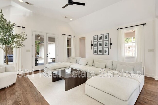 Building Photo - 299 Wilkinson Pl