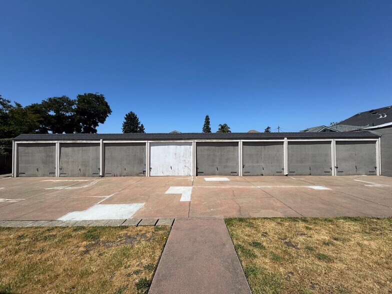Building Photo - 917 Santa Clara Ave