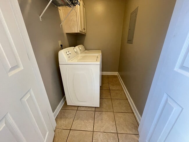 Building Photo - 2BD/2.5BA FOR RENT