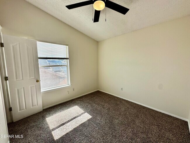 Building Photo - 12277 Red Sun Dr
