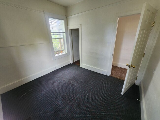 Building Photo - 513-515 NE Kamiaken Street