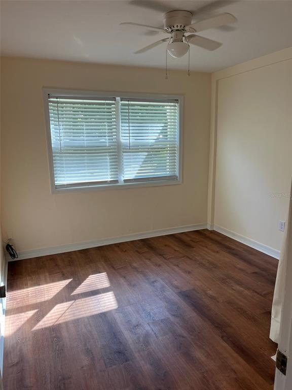 Building Photo - 122 NE 37th Terrace