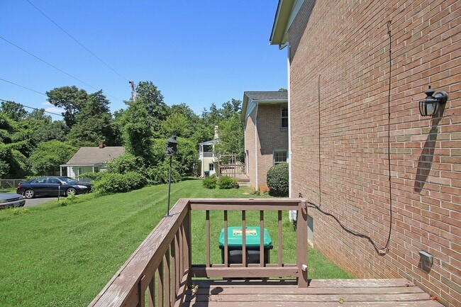 Building Photo - Student-Friendly Fry's Spring Duplex Near UVA