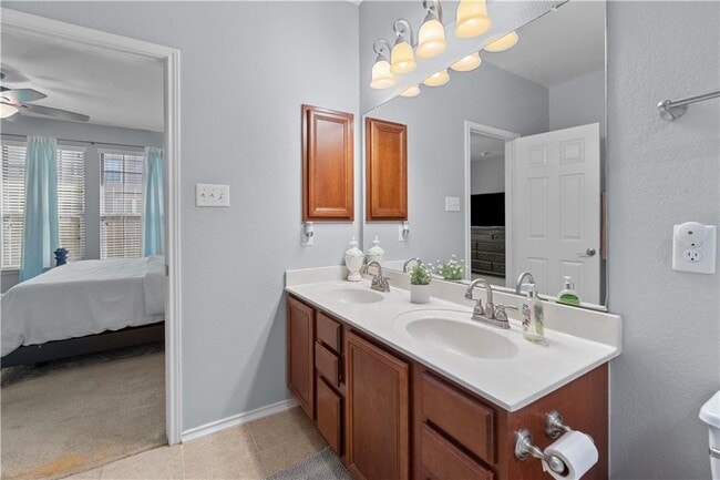 Building Photo - 554 Apricot Dr