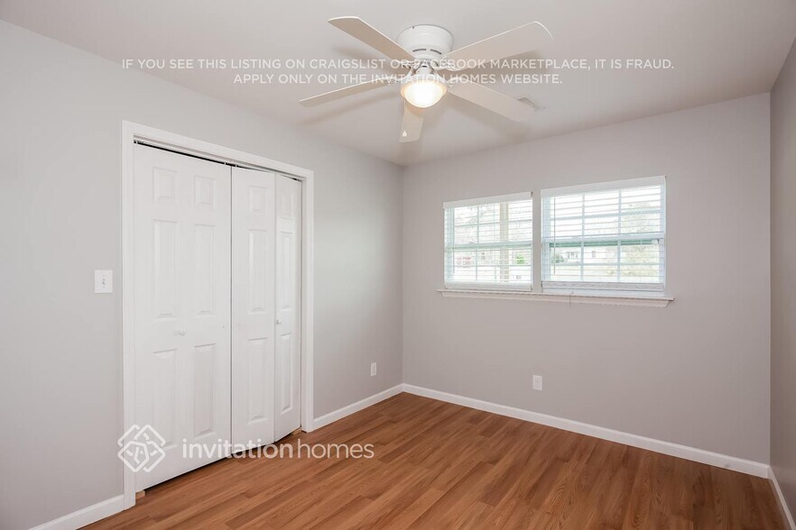 Building Photo - 521 S Little Texas Rd