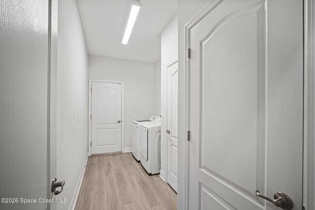 Building Photo - 330 San Marino Rd SW
