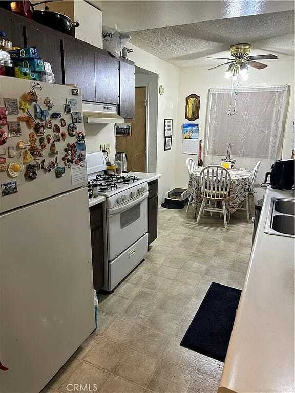 Building Photo - 573 San Rogelio St