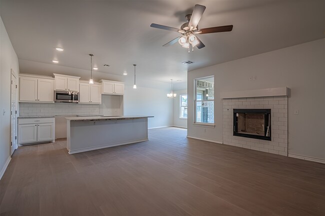 Building Photo - Beautiful 3-Bedroom Home with Modern Finishes in Perry!