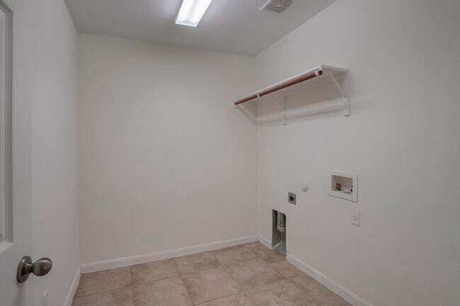 Building Photo - 30126 Bumble Bee Dr