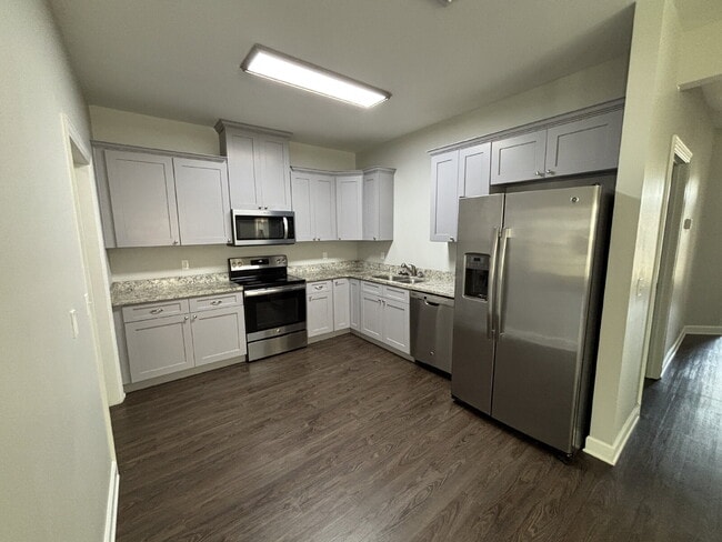 Building Photo - FOR RENT in Dothan, AL!! MOVE IN SPECIAL!!...
