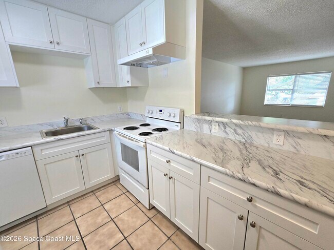Building Photo - 1728 Guava Ave