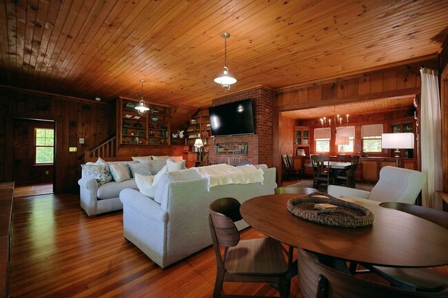 Building Photo - Winter Rental: Tidebend – Exceptional 6-Bedroom Home Overlooking the Annisquam River