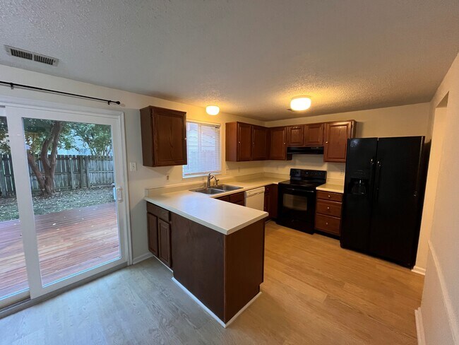 Building Photo - 9908 Whitney Cir