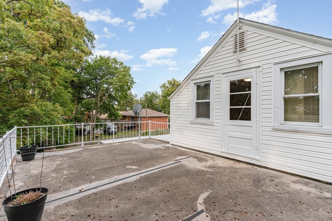 Building Photo - 110 Homestead Dr
