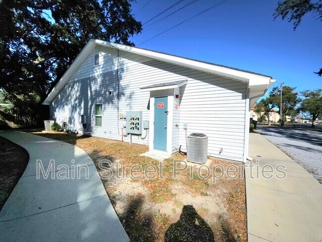 Building Photo - 313 N Navy Blvd