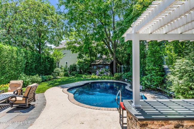 Building Photo - 609 15th Ave