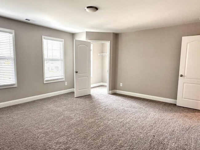 Building Photo - 3355 Hopekirk Dr