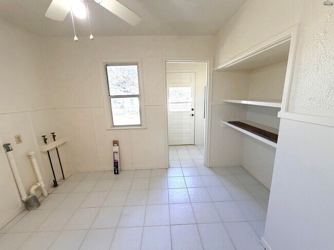 Building Photo - 157 FM 3393