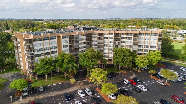 Building Photo - 1400 St Charles Pl