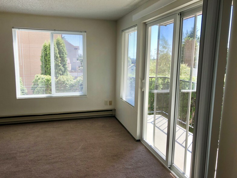 Sliding door to Deck - 11249 Greenwood Ave N
