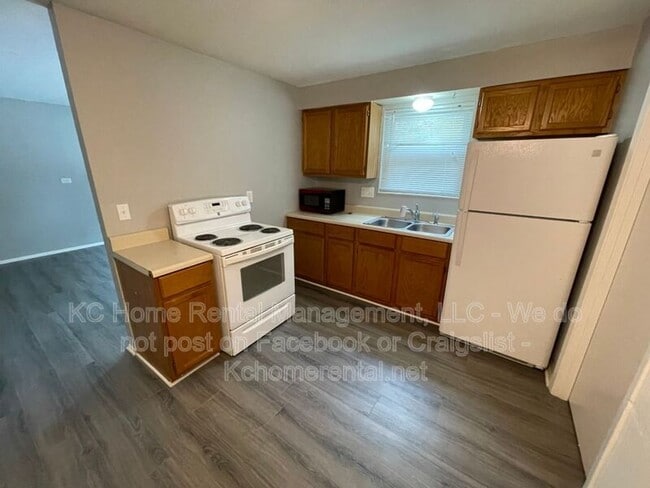 Building Photo - 2214 NE 77th St