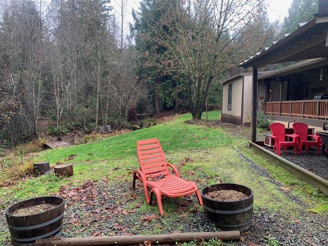 Building Photo - $2,000 - Three Bedrooms, One Full Bath Ren...