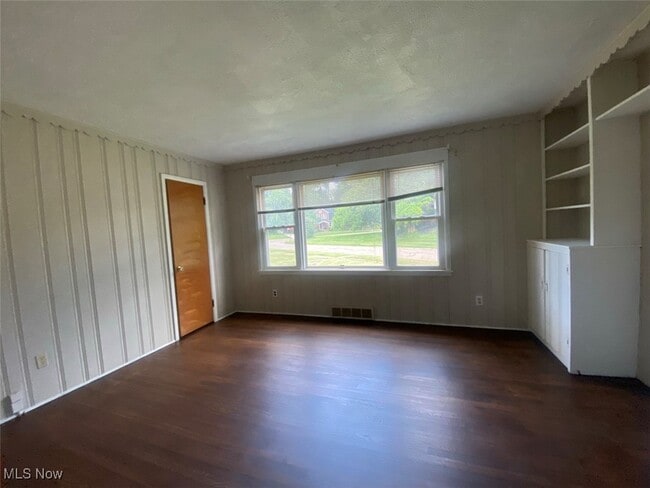 Building Photo - 456 Sunset View Dr