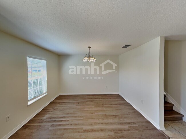 Building Photo - 544 Westcliffe Dr