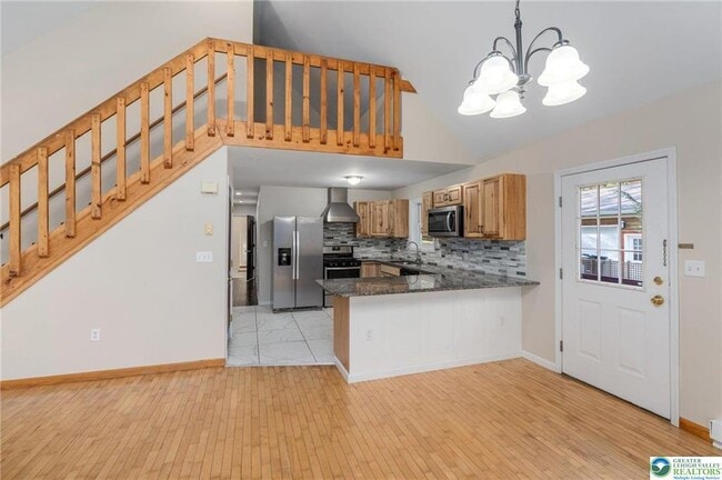Building Photo - 273 Four Seasons Dr