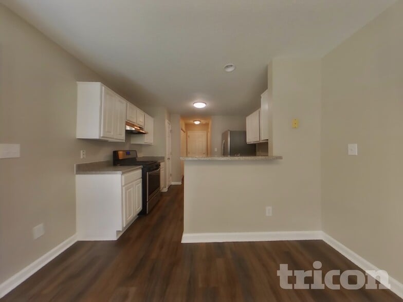 Building Photo - 1053 Abercorn Way