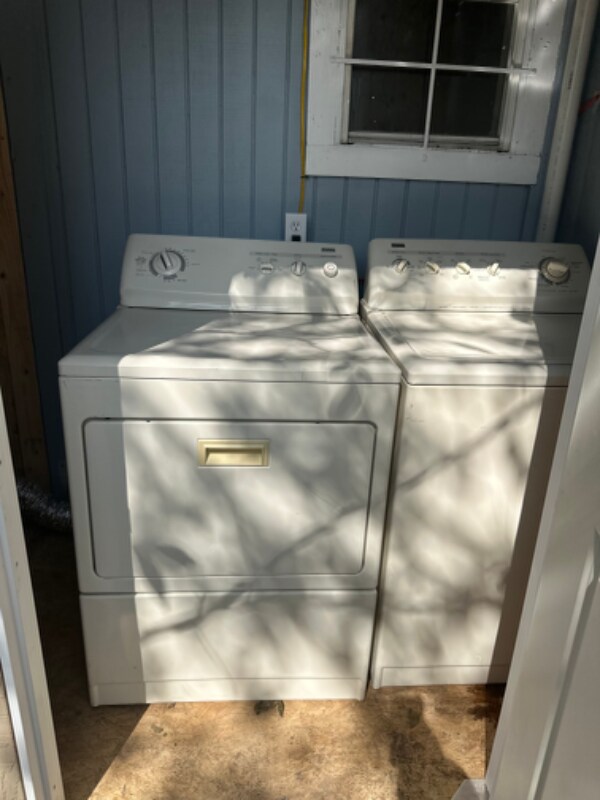 Building Photo - 311 W Malone Ave