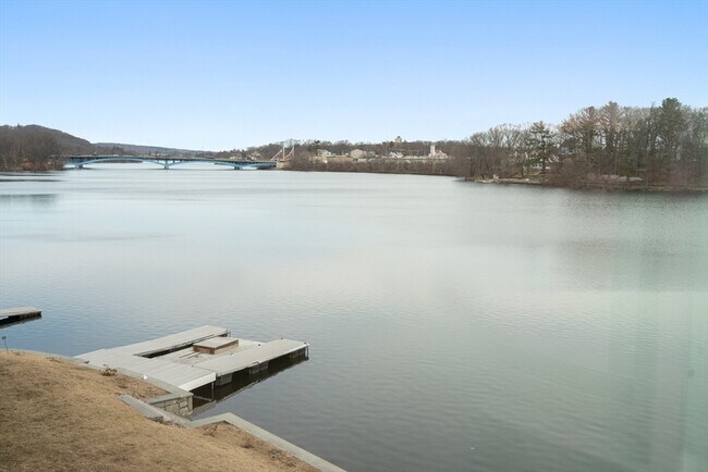 Building Photo - 157 Lake Ave