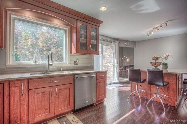 Building Photo - 3349 Rocky Crest Dr