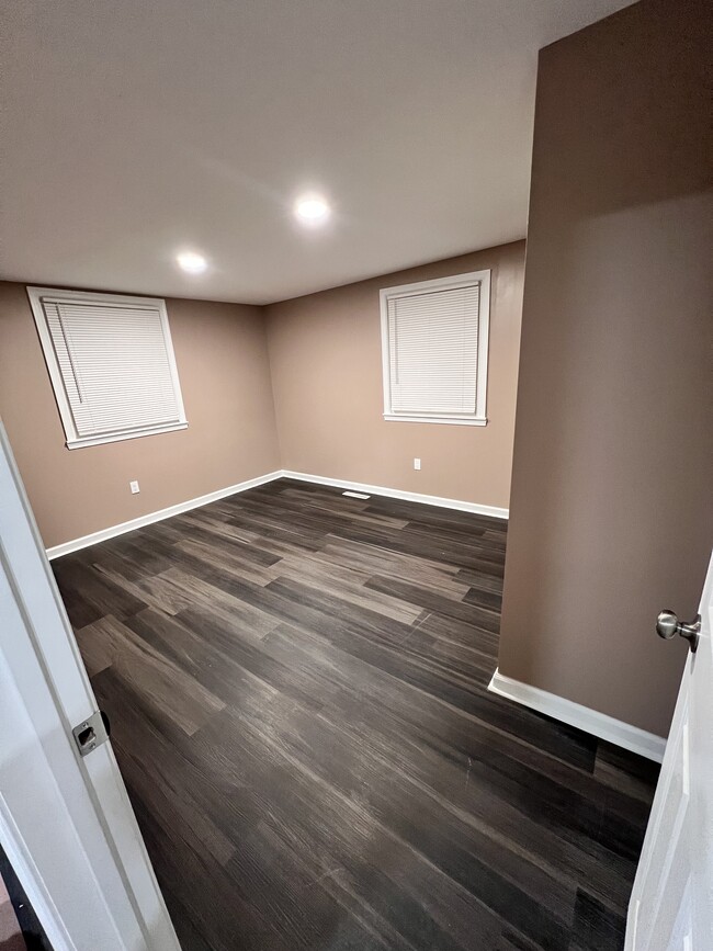 Building Photo - 5303 Woodland Rd