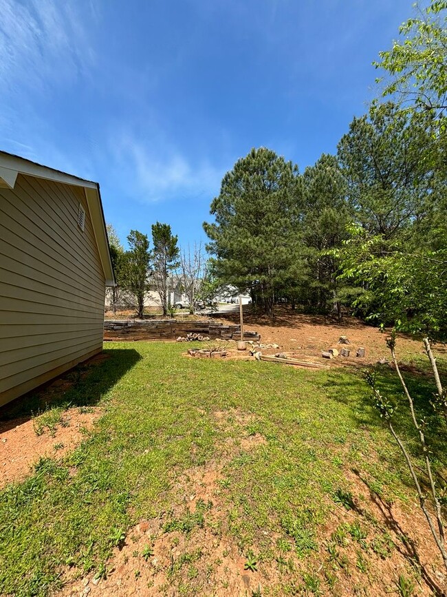 Building Photo - Milford Heights Single-Family Home