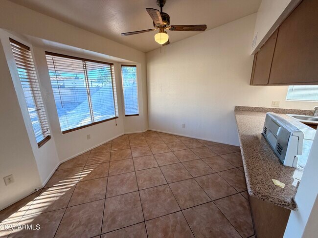 Building Photo - 1421 N Salida Del Sol