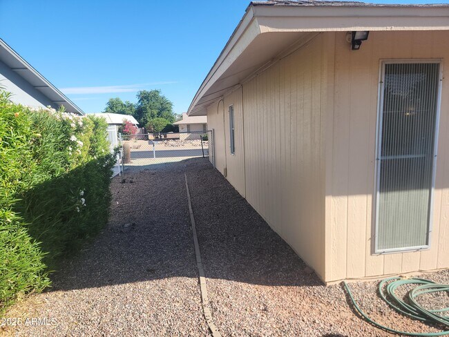 Building Photo - 19802 N Ponderosa Cir