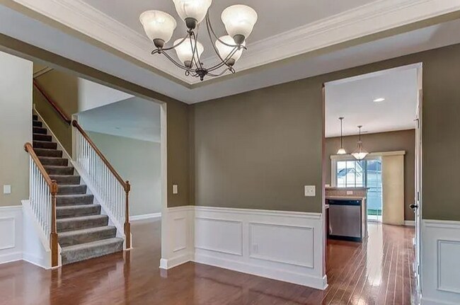Building Photo - EXCELLENT LOCATION! 5 Bedroom home in gate...