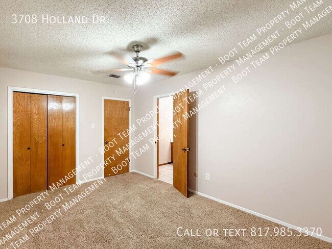 Building Photo - 3708 Holland Dr