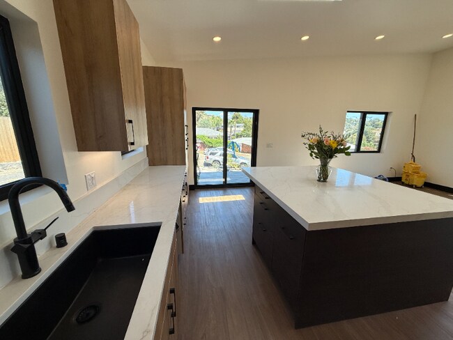 Building Photo - 227 Hillside Terrace