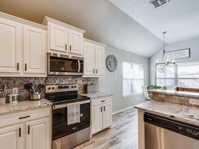 Building Photo - 3308 White Horse Dr